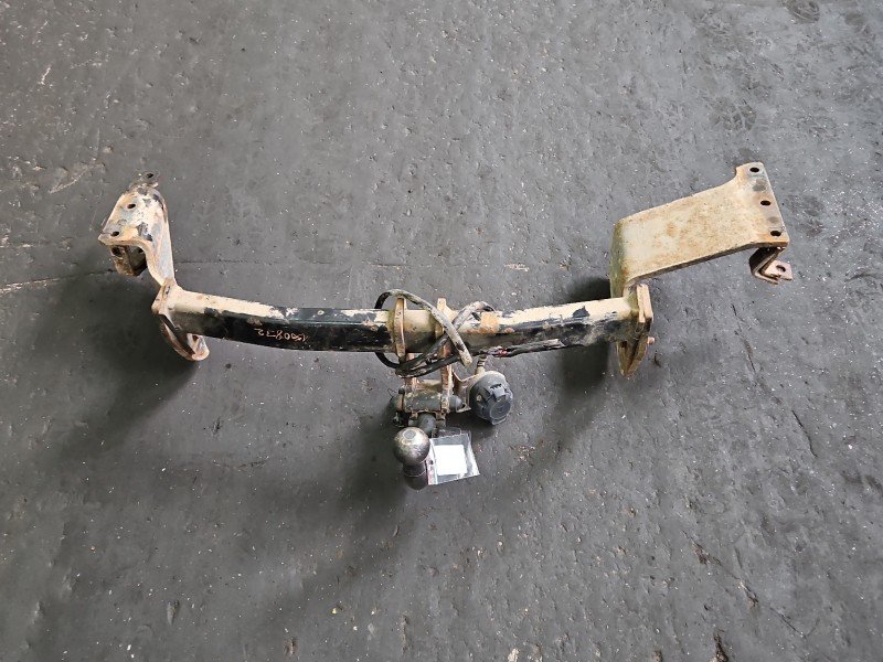 Hak holowniczy Mitsubishi Outlander II