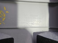 Osłona ZAŚLEPKA PLASTIK Producent części: Tesla, słupka lewego Tesla Model Y 1622225-00-E