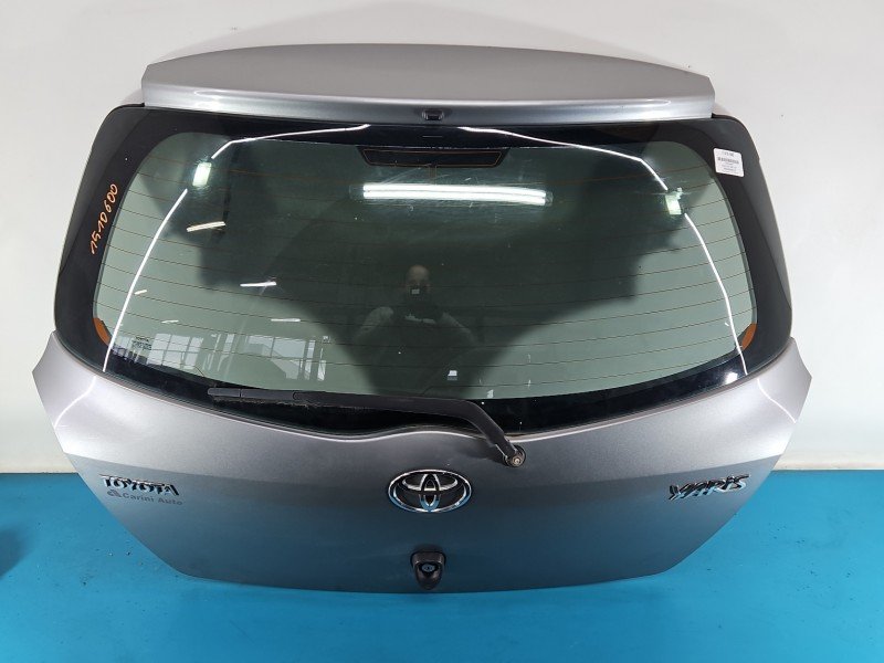 Klapa tył Toyota Yaris II HB 5d srebrny 1F8 Klapa tył Toyota Yaris II HB 5d srebrny 1F8