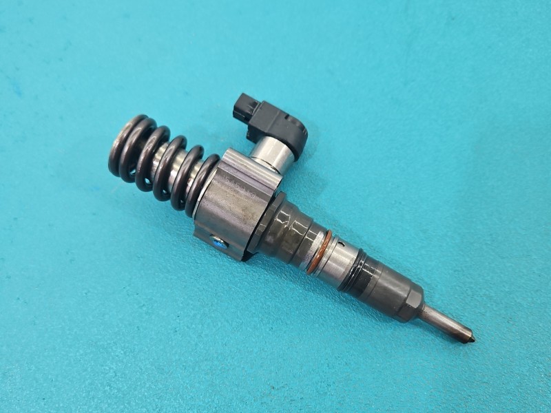 testowany Pompowtryskiwacz 03G130073T 2.0 tdi