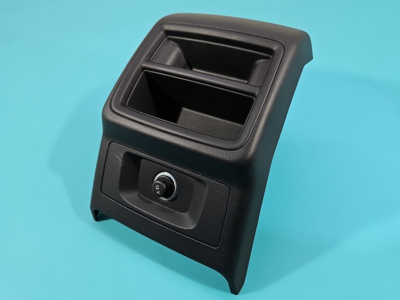 Osłona ZAŚLEPKA PLASTIK Audi A4 B9 8W0863324, 8W0863300, 8W0864376