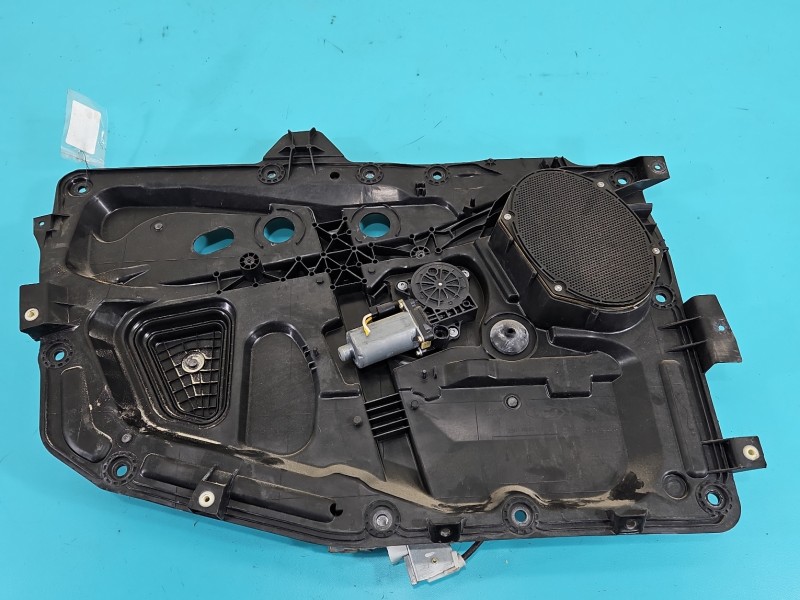 Podnośnik przód lewy Ford Fiesta Mk6 5d HB