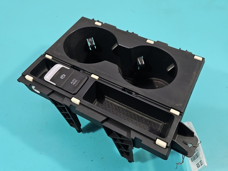 Uchwyt na napoje kubek CUP HOLDER Vw Passat B8 3G0862532B, 3G0862532, 3G0927225B