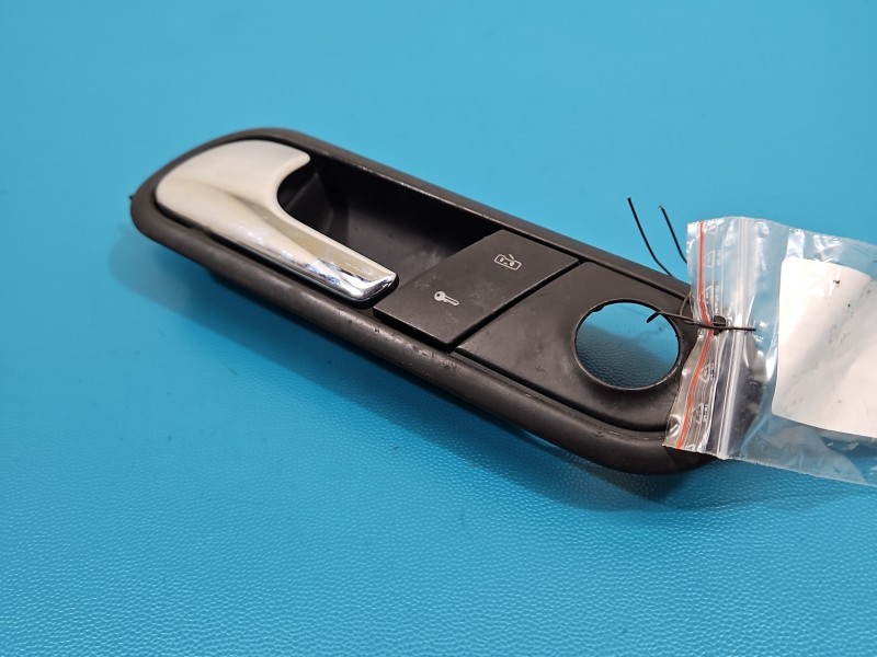 Klamka wewnętrzna przód lewa Seat Ibiza III 6L 6L0837113D