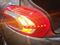 Lampa tył lewa Peugeot 208 I HB
