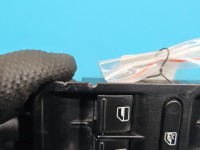 Przełącznik szyb Vw Polo V 6R 09- Uszkodzenie widoczne na zdjęciu EU 1K4959857B
