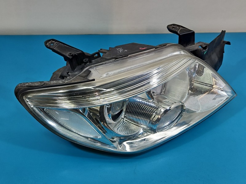 Reflektor prawy lampa przód Mitsubishi Outlander I EUROPA