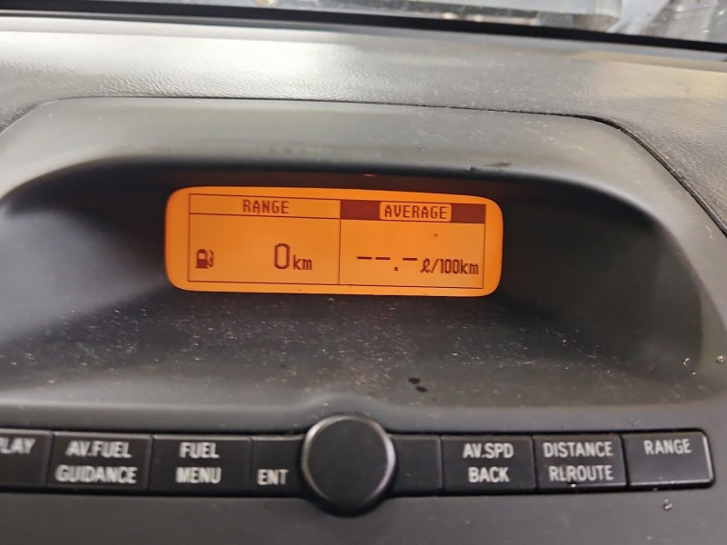 Wyświetlacz Toyota Avensis II T25 86110-05020 monitor