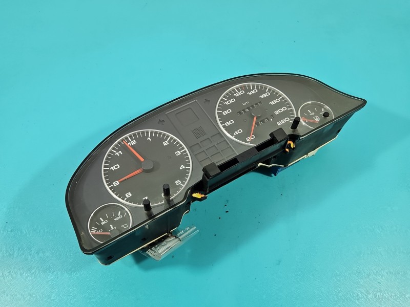 Licznik Audi 80 B4 893919067 2.0 jedn EUROPA