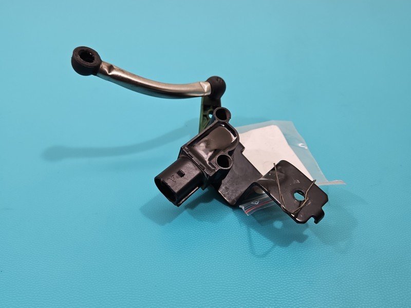 Czujnik poziomowania xenon Vw Passat B7 Czujnik poziomowania xenon Vw Passat B7