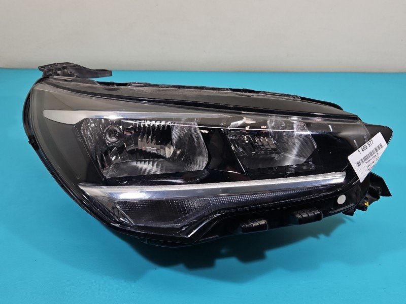 Reflektor prawy lampa przód Opel Corsa F EUROPA