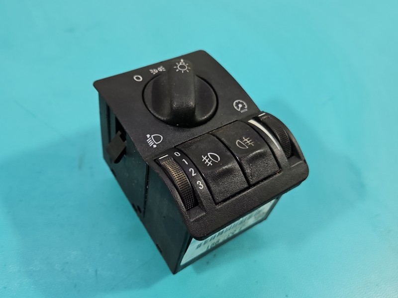 Przełącznik włącznik świateł Opel Zafira A 09133249