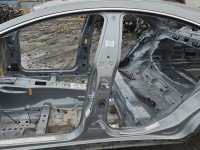 Próg lewy SŁUPEK ŚRODKOWY B Mercedes CLS II C218 W218 218 4d srebrny 792
