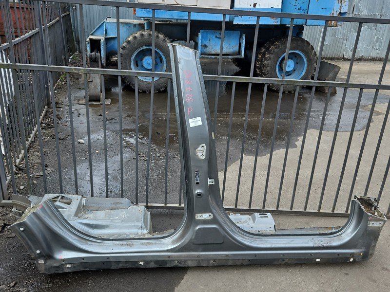 Próg prawy SŁUPEK ŚRODKOWY B Chevrolet Orlando HB 5d szary Próg prawy SŁUPEK ŚRODKOWY B Chevrolet Orlando HB 5d szary