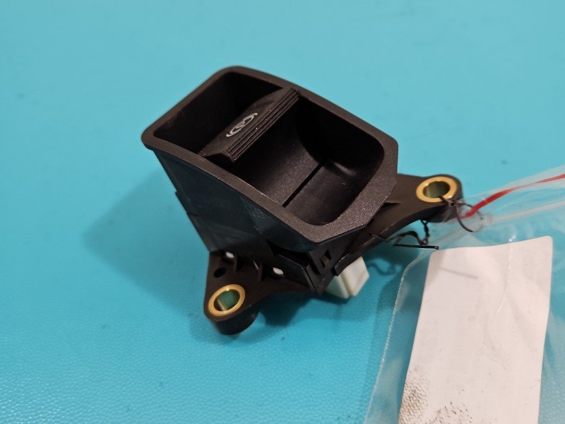 Przełącznik hamulca ręcznego Toyota Avensis III T27 84390-05030 Przełącznik hamulca ręcznego Toyota Avensis III T27 84390-05030