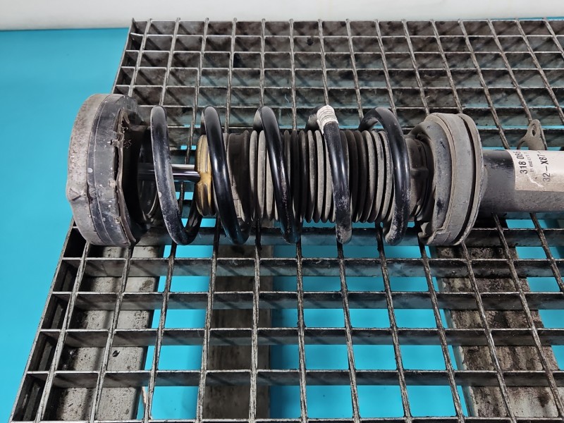 Sprężyna przód przednia BMW G30 2.0d