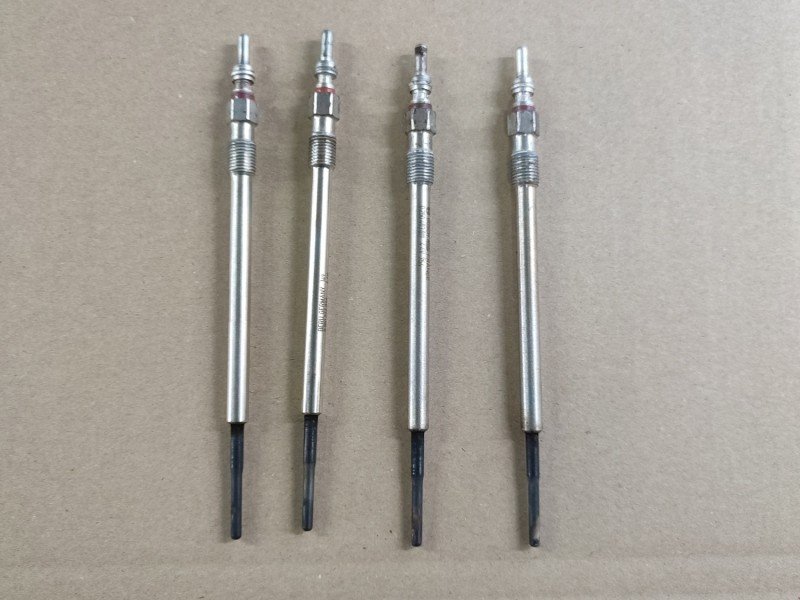 Świeca żarowa Opel Insignia A 0250403011 2.0 CDTI