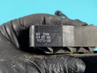 Klamka przód lewa zewnętrzna Vw Passat CC 3C8837885