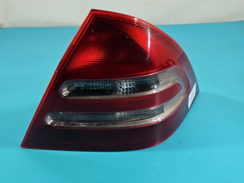 Lampa tył prawa Mercedes W203 sedan EUROPA