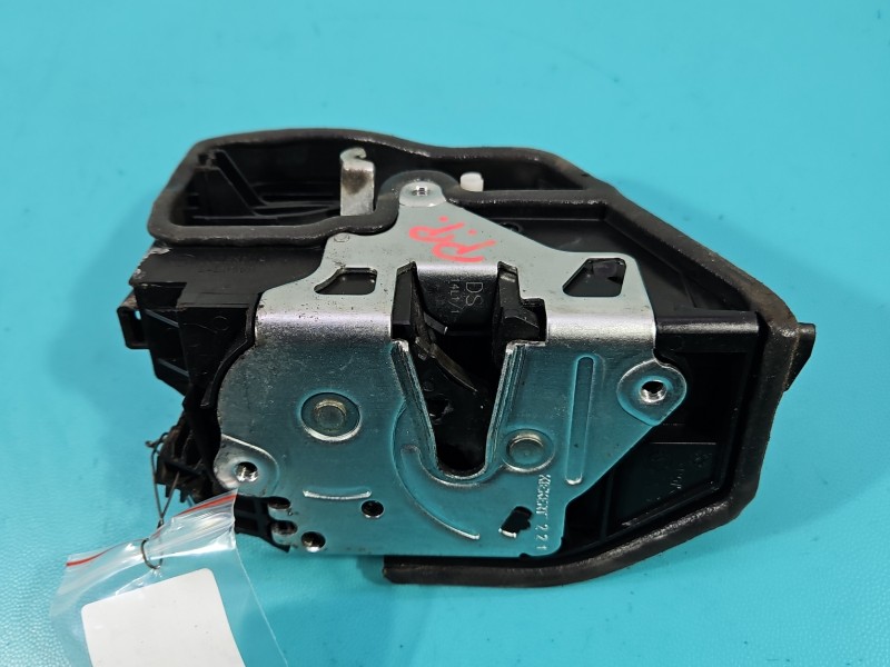 Zamek przód prawy BMW F01 EUROPA 5pin 7202146