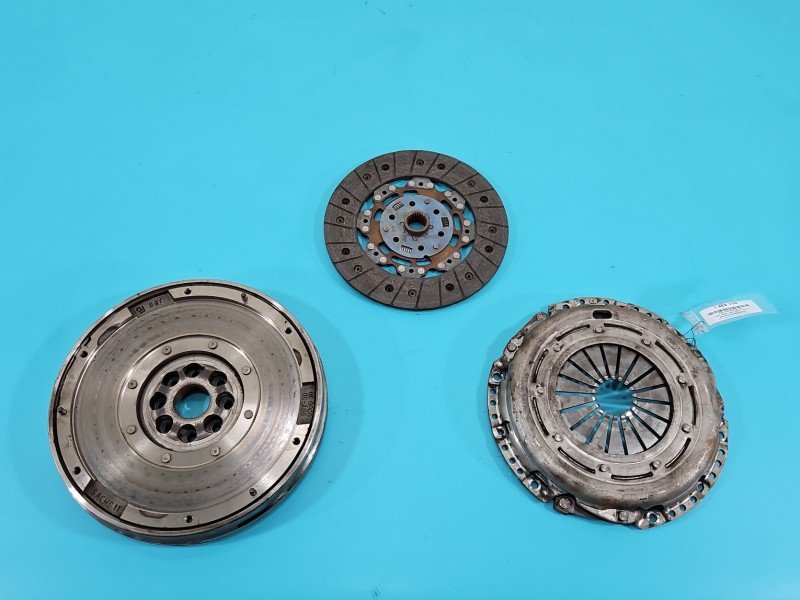 Dwumasa Koło dwumasowe Ford Galaxy Mk2 06-15 3082001751 2.0 tdci (AZWA)