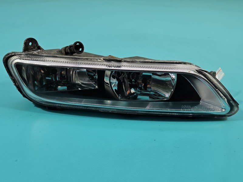 Halogen lewy Vw Passat B7