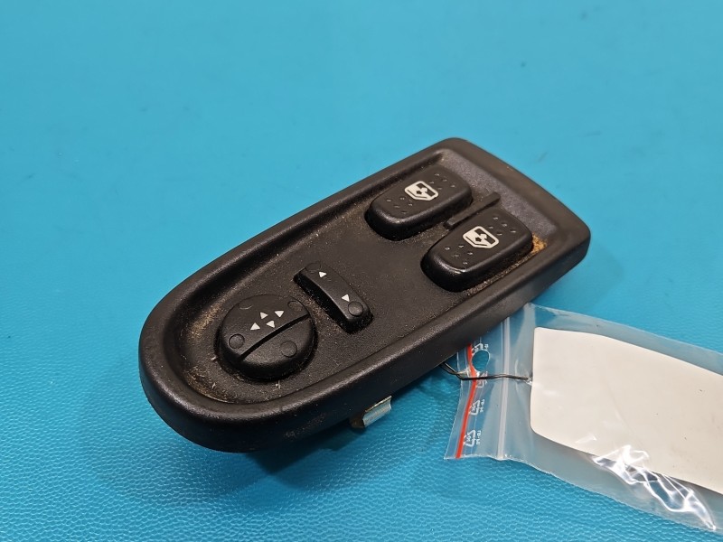 Przełącznik szyb Iveco Daily IV 06-14 EU 5801304491