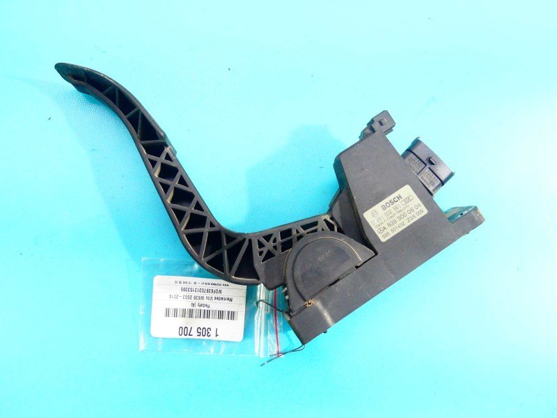 Pedał gazu potencjometr Mercedes Vito W639 0281002561, A6393000604 2,2.0 cdi