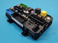 Skrzynka bezpieczników Opel Zafira B 13220831