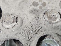 Piasta koła tył lewa zwrotnica łożysko Infiniti Q30 1.6 T