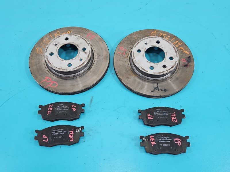 Tarcze hamulcowe przód klocki Hyundai I20 I 08-14 1.4 16V (G4FA) Tarcze hamulcowe przód klocki Hyundai I20 I 08-14 1.4 16V (G4FA)