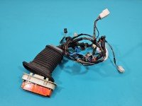 Instalacja Wiązka drzwi przód prawych Jeep Cherokee KJ 56050658AC