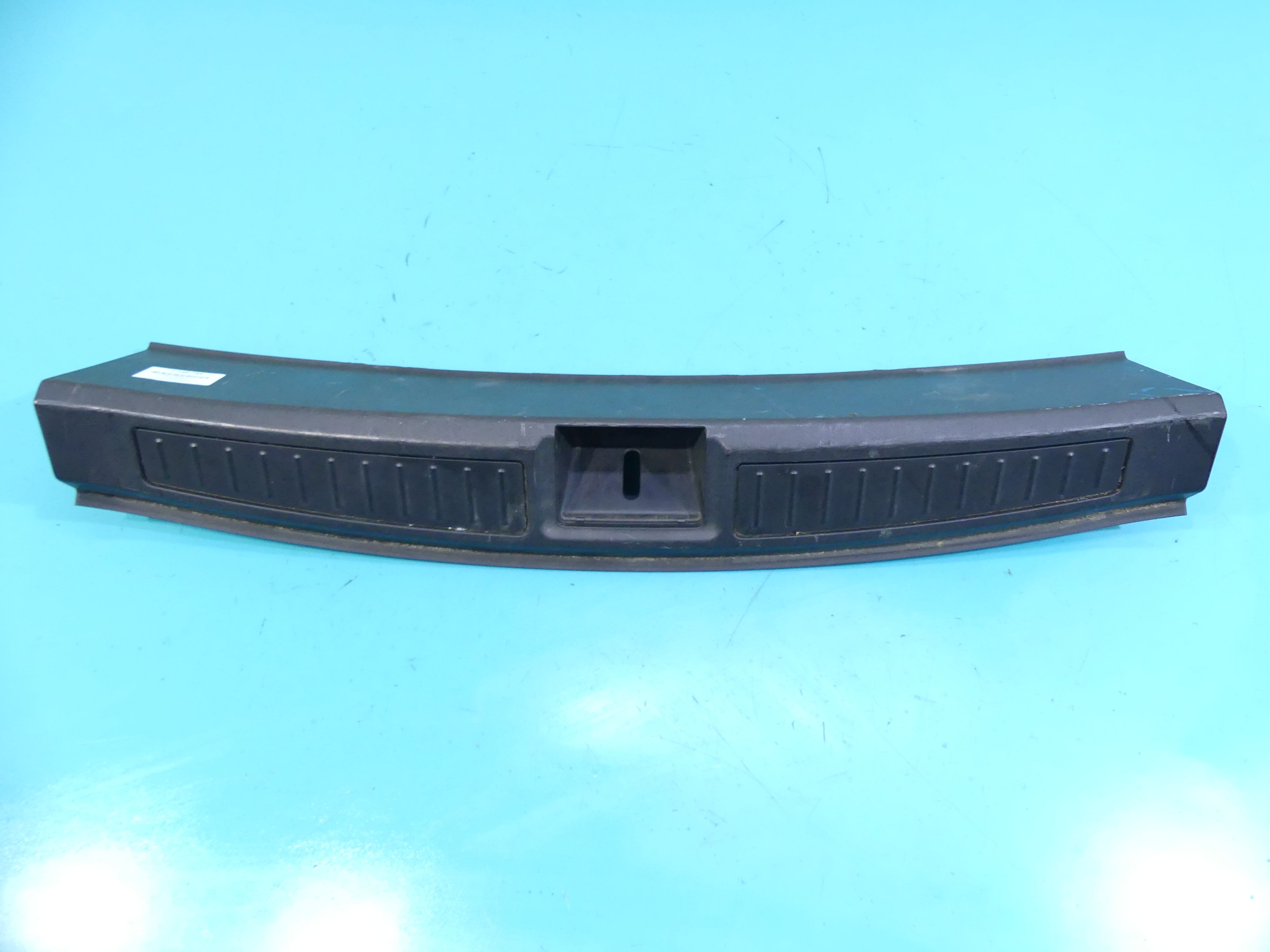 os-ona-plastikowa-tesla-model-s-0-0b