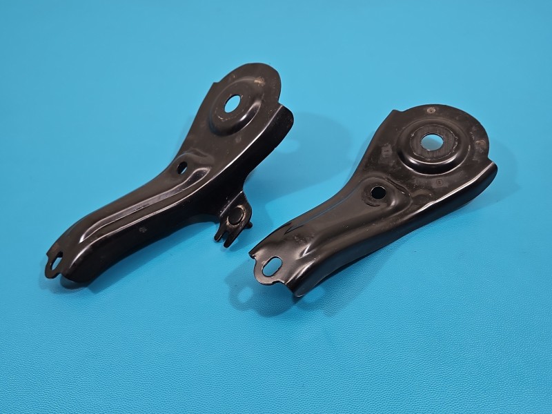 Mocowanie uchwyt Toyota Rav4 V