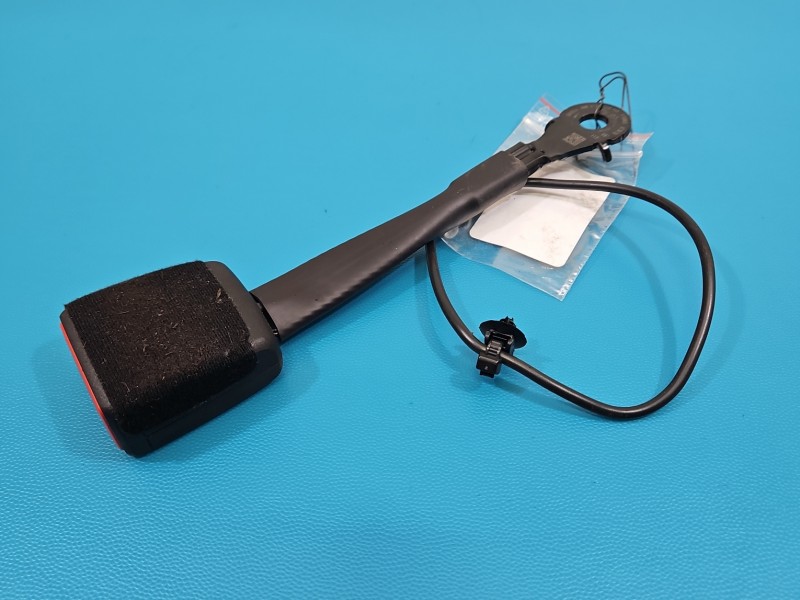 Pas bezpieczeństwa przód prawy pasażera Skoda Kamiq 654857755A