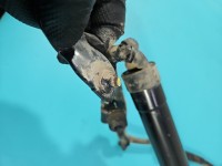 Siłownik klapy lewy teleskop Toyota Rav4 IV 68920-42016