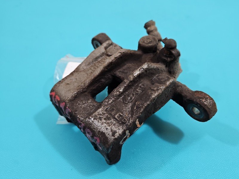 Zacisk tył prawy Hyundai Ix35 09-13 2.0 crdi 4wd (D4ha) HB Zacisk tył prawy Hyundai Ix35 09-13 2.0 crdi 4wd (D4ha) HB