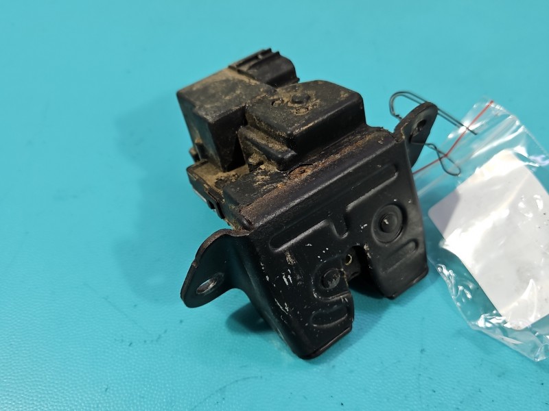 Zamek klapy tył 81230-3W000 Kia Sportage III 10-15 HB Producent części: KIA, Europejska, 4PIN