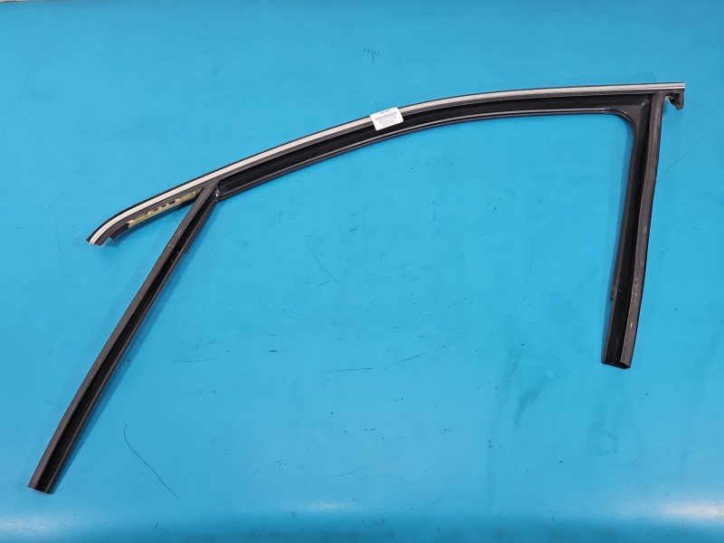 Uszczelka drzwi przód lewa Jeep Cherokee KL