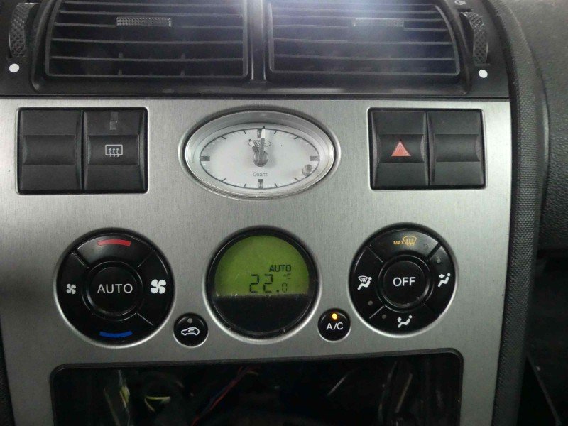 Konsola panel nawiewu Ford Mondeo Mk3 2S7H18C612AA