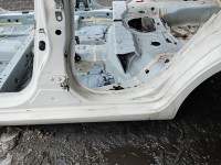 Próg lewy SŁUPEK ŚRODKOWY B Toyota Aygo II 14-22 HB 5d biały 068