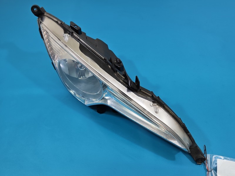 Halogen prawy Hyundai I40 92202-3Z010
