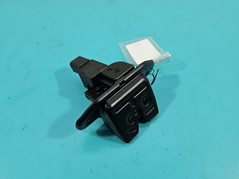 Zamek klapy tył Kia Rio IV 16-23 HB Producent części: KIA, 4pin