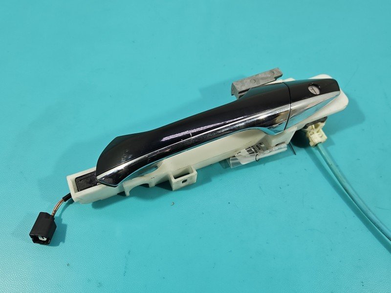 Klamka przód lewa zewnętrzna Honda Legend IV KB1