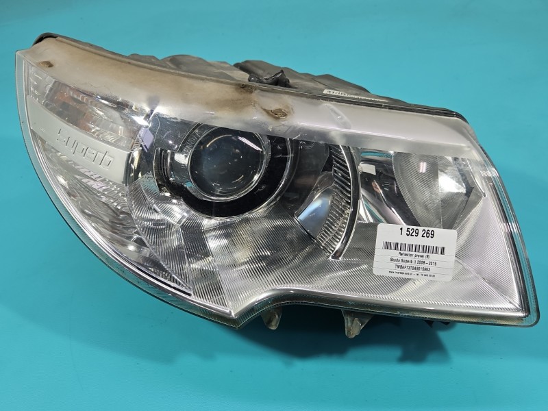 Reflektor prawy lampa przód Skoda Superb II EUROPA