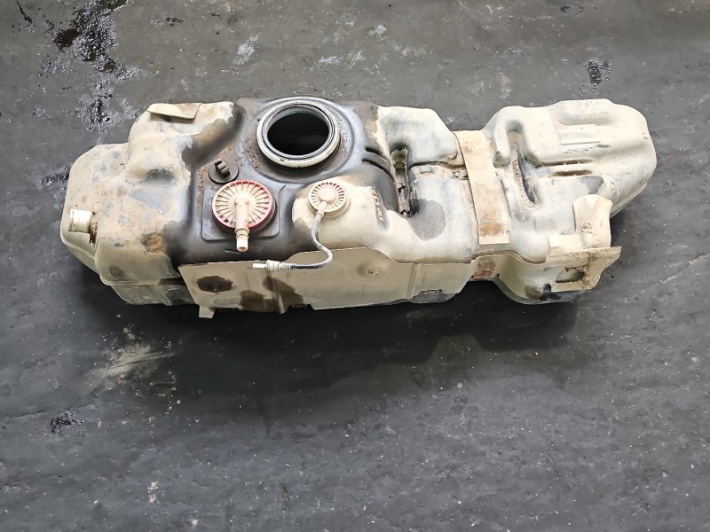 Zbiornik paliwa bak Toyota Land Cruiser 120 J120 3.0 D4D (1KD)