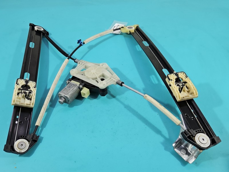 Podnośnik przód prawy SZYBY WINDA Cupra Formentor 2 PIN 0130822076, E850202102, 5Q0959802C 5d HB