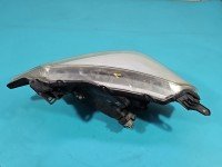Reflektor prawy lampa przód Toyota Yaris III EUROPA