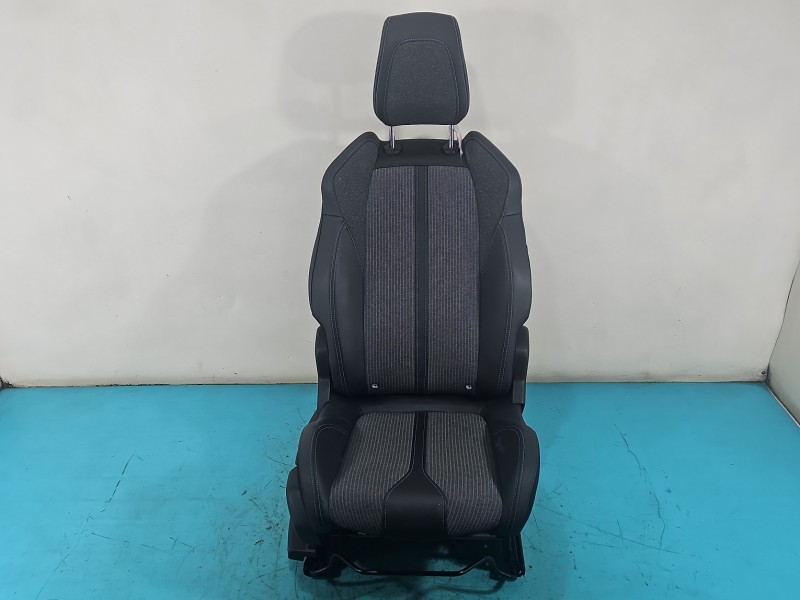 Fotel prawy przód pasażera Peugeot 3008 II 5d EUROPA