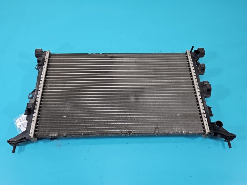 Chłodnica wody Renault Laguna III 214100001R/C 2.0 16V (M4R704)